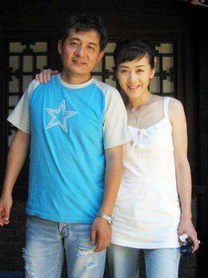 结婚后,王小列希望李琳在家生个孩子,相夫教子,但当时事业正在上升期