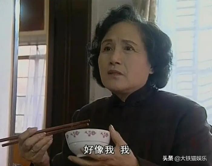 23年前的《婆婆媳妇小姑》里,郑毓芝,傅艺伟,杨昆等演绎了一版最亲近