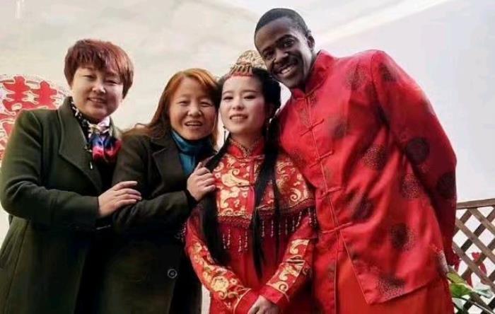 中国女孩嫁给非洲黑人之后中国女孩远嫁非洲黑人后