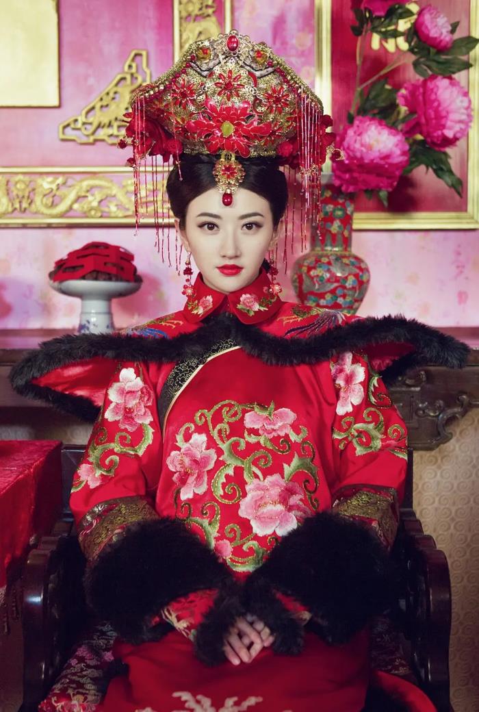2015《大玉儿传奇》是由景甜耿乐,聂远主演的清宫剧.