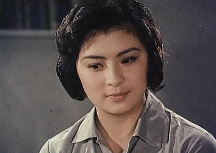 1978年,由凌元,刘佳主演的电影《黑三角》公映,观众称刘佳为一角四