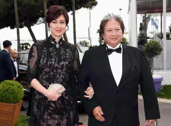 洪金宝老婆曹恩玉洪金宝与曹恩玉结婚19年