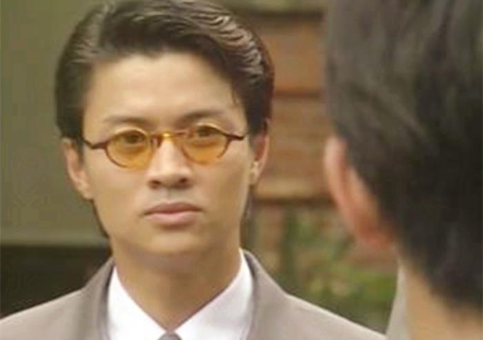 尹天照在剧中饰演蔡学富,他是当地最大黑帮老大的儿子,他从第一次露面