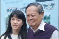 杨振宁翁帆医院产下一子（翁帆嫁杨振宁）