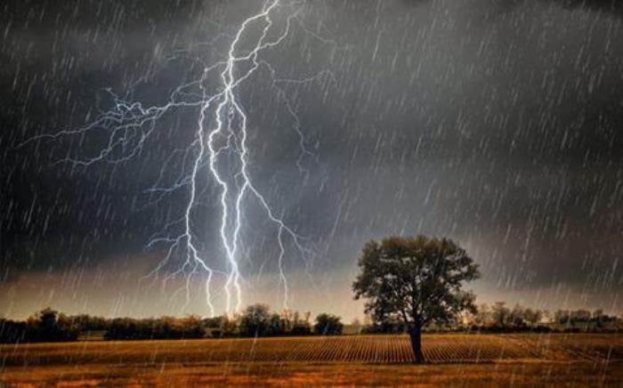 为什么会打雷为什么下雨常常会伴随打雷闪电